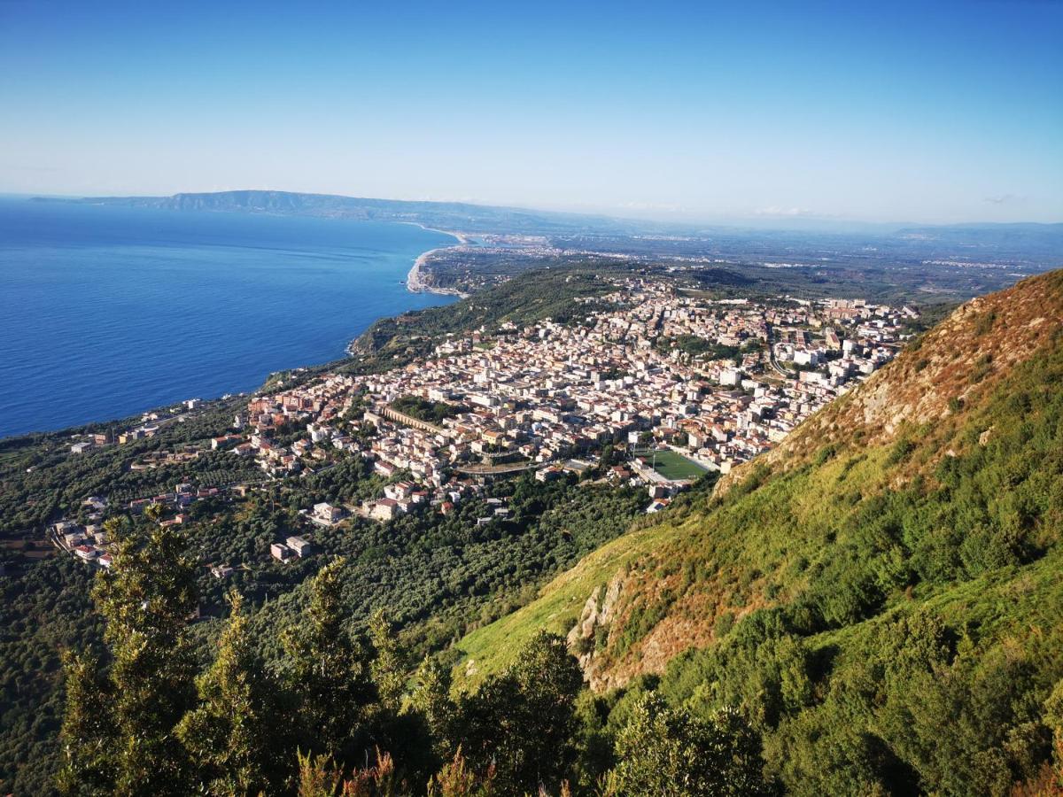 La Terrazza Di Rovaglioso Lägenhet Palmi Exteriör bild