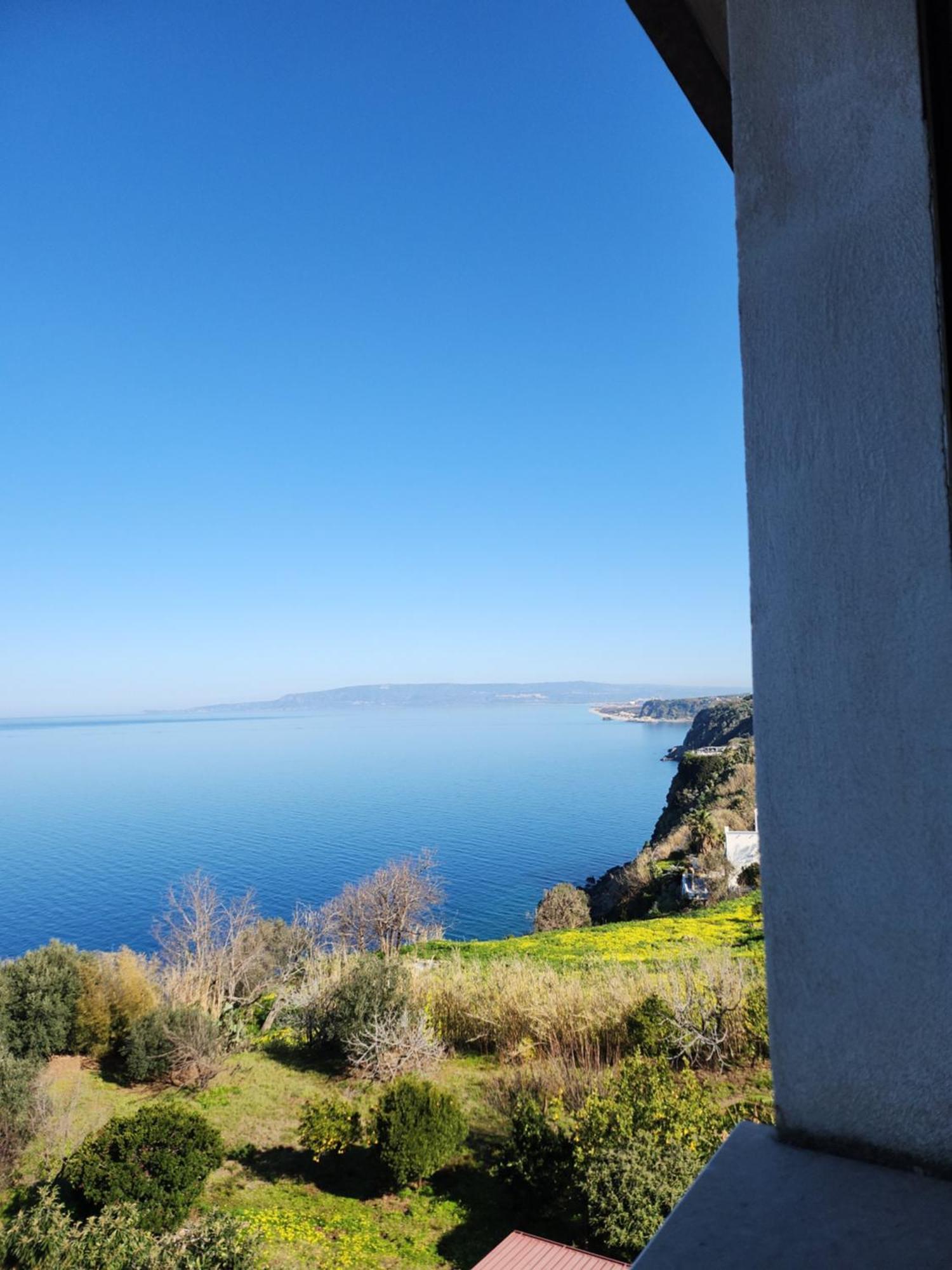 La Terrazza Di Rovaglioso Lägenhet Palmi Exteriör bild