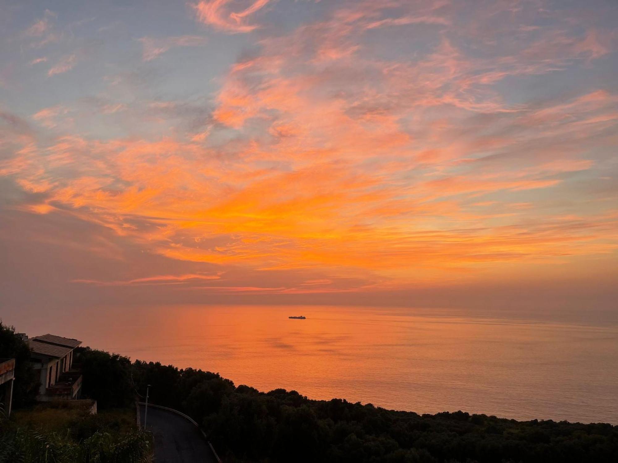 La Terrazza Di Rovaglioso Lägenhet Palmi Exteriör bild